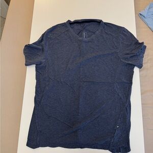 On running Men's Navy T-Shirt Size L